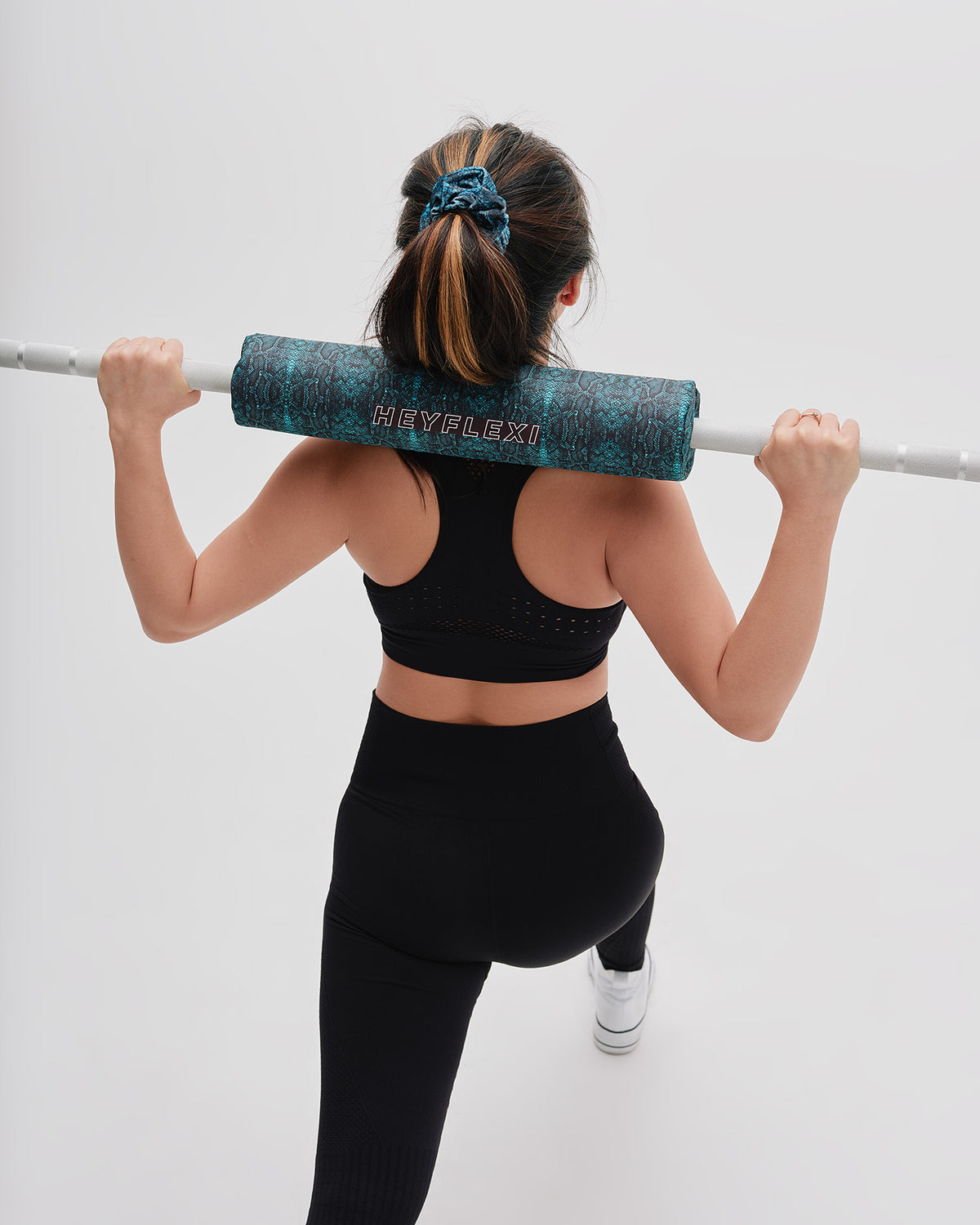 snake print barbell pad